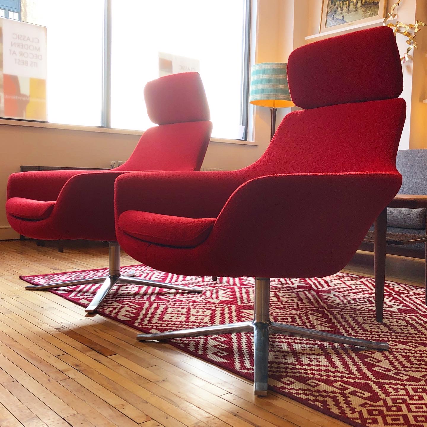 Steelcase Coalesce Bob lounge chair in red